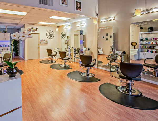 AI Social Media Manager for Hair Studios