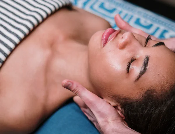 AI Receptionist for Nail Salons